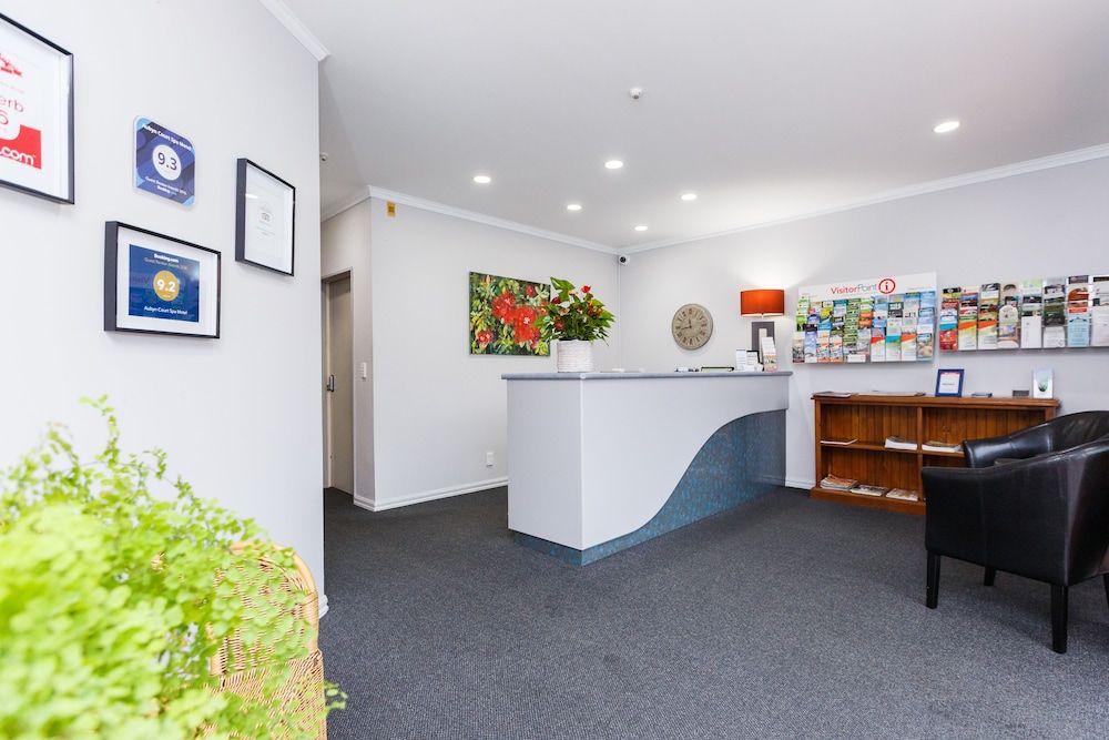 Aubyn Court Spa Motel 3