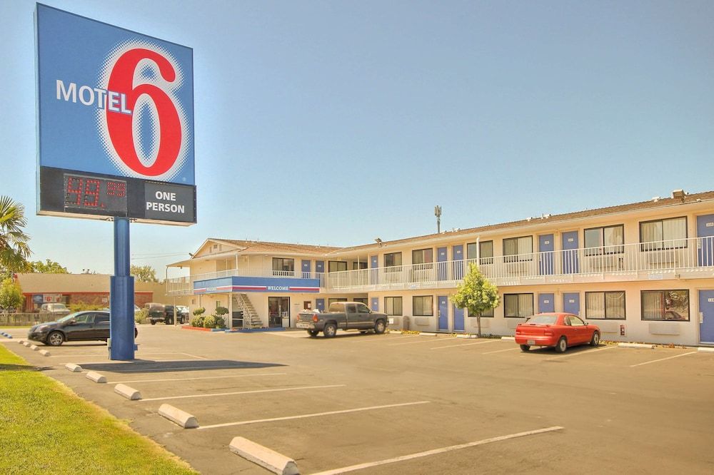 Motel 6 Fresno, CA - Blackstone North 2 étoiles à Fresno