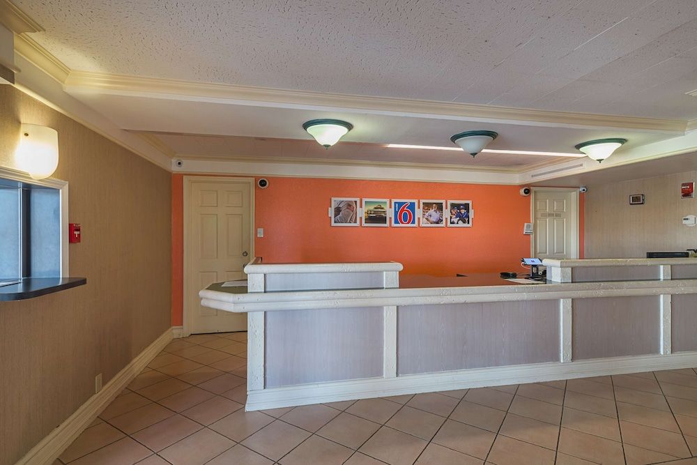 Motel 6 Grand Prairie, TX - Interstate 30 3