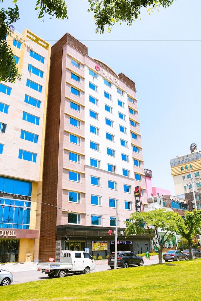 Yeosu Beach Hotel -1 estrellas en Yeosu