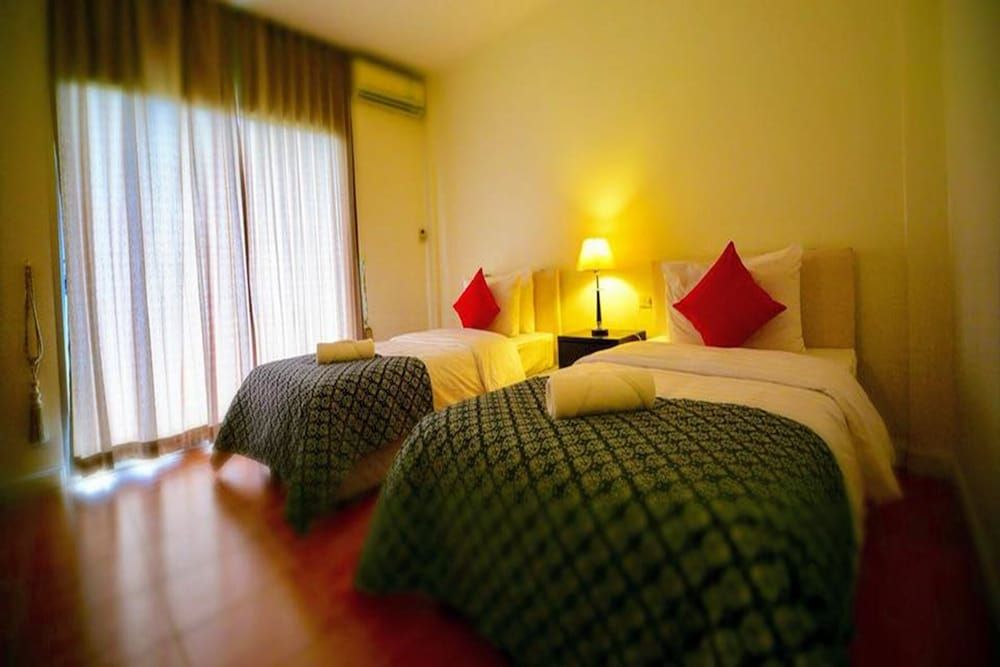 Home and Hill Resort 3