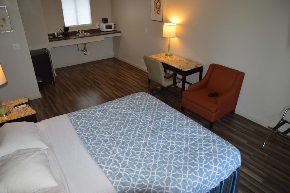 Glass Slipper Inn - Stanford Palo Alto 2