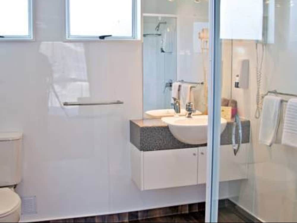 ASURE Fountain Resort Motel 3