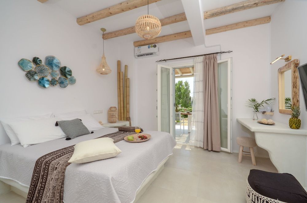 Naxos Nature Suites 3