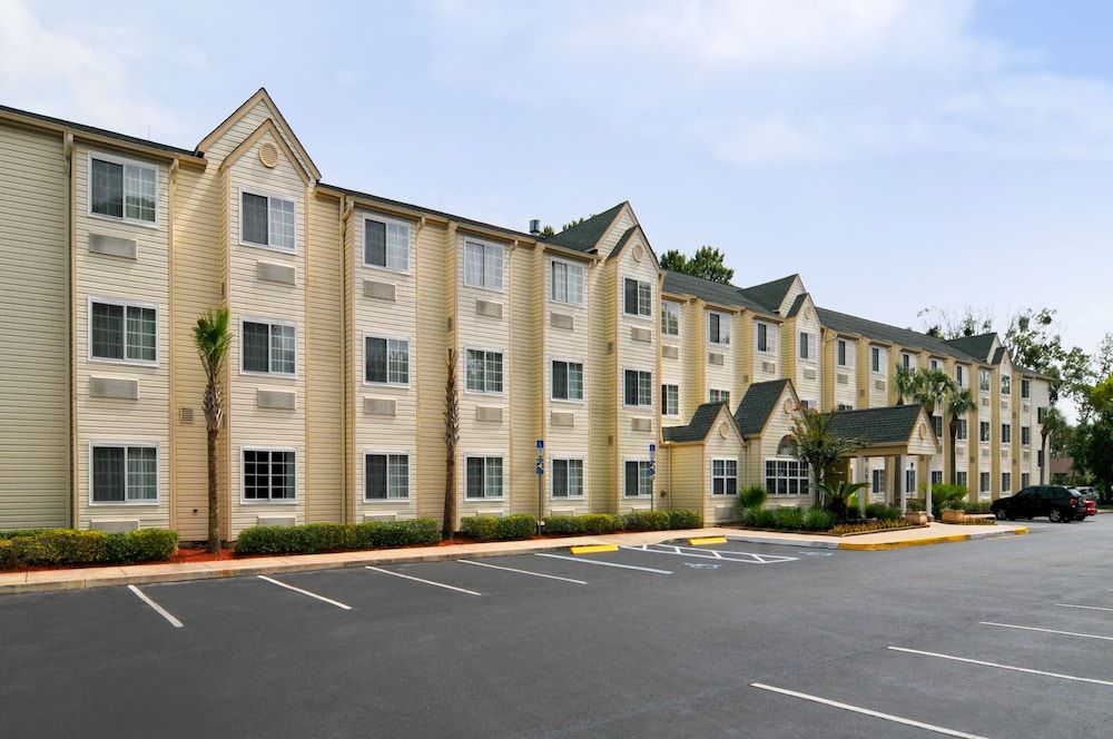 Hometown Inn & Suites Jacksonville - Butler Blvd./Southpoint 2 estrellas en Jacksonville