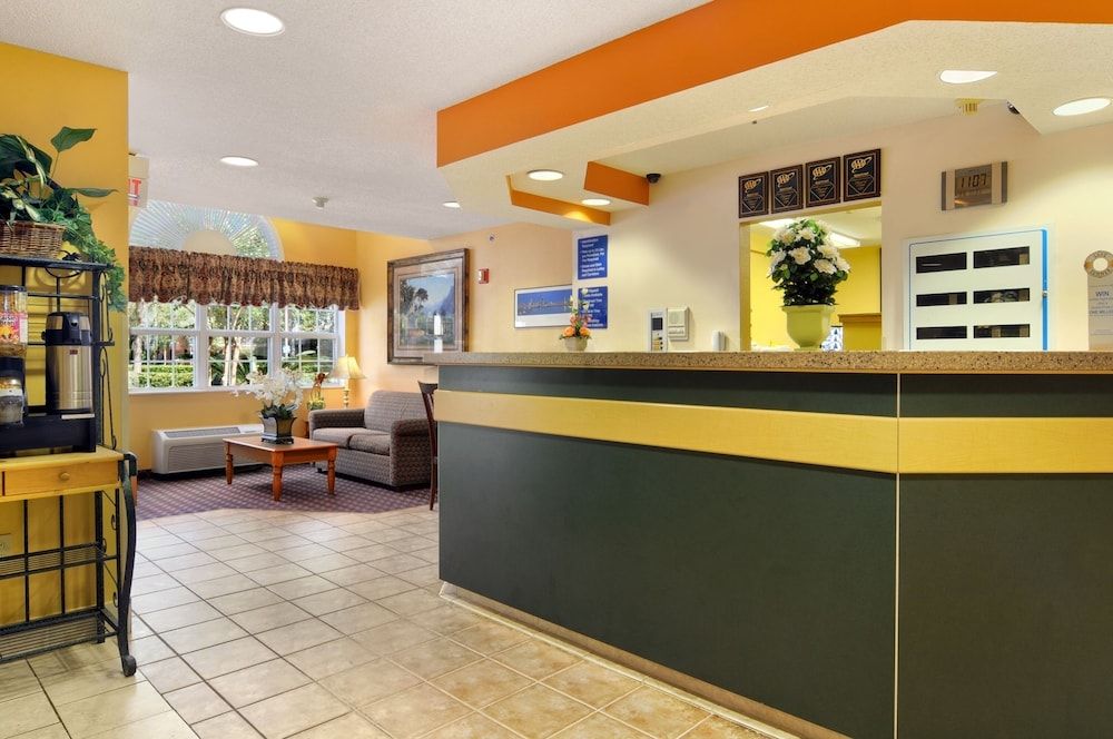 Hometown Inn & Suites Jacksonville - Butler Blvd./Southpoint 2