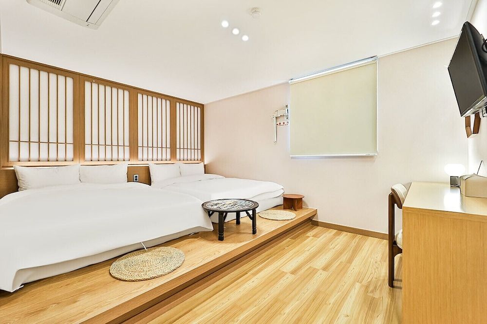 Gyeongju Hotel Gonggan 3