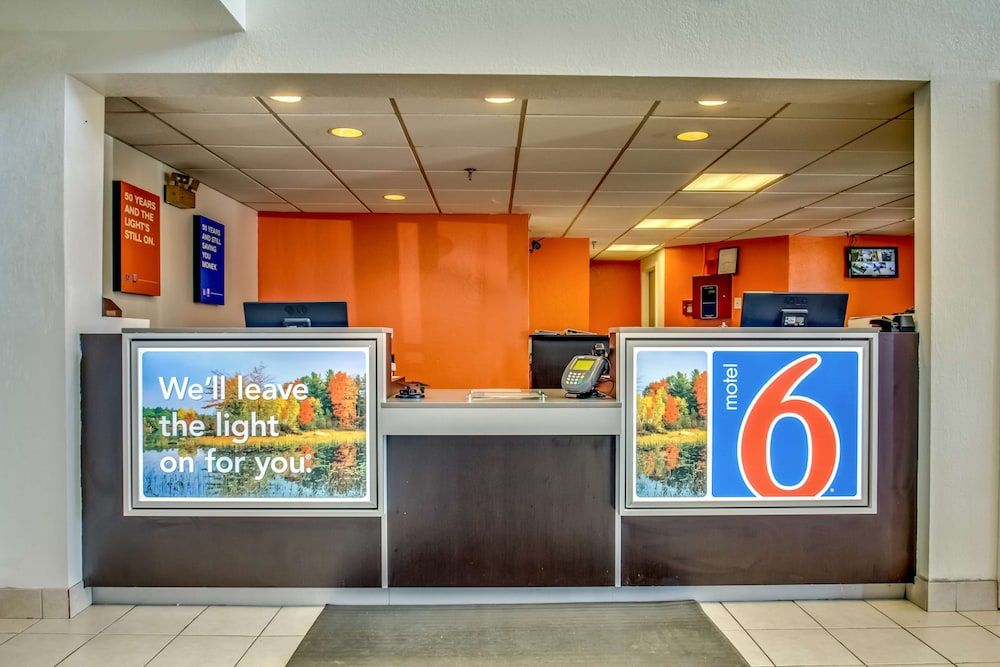 Motel 6 Amherst, NY - Buffalo 3
