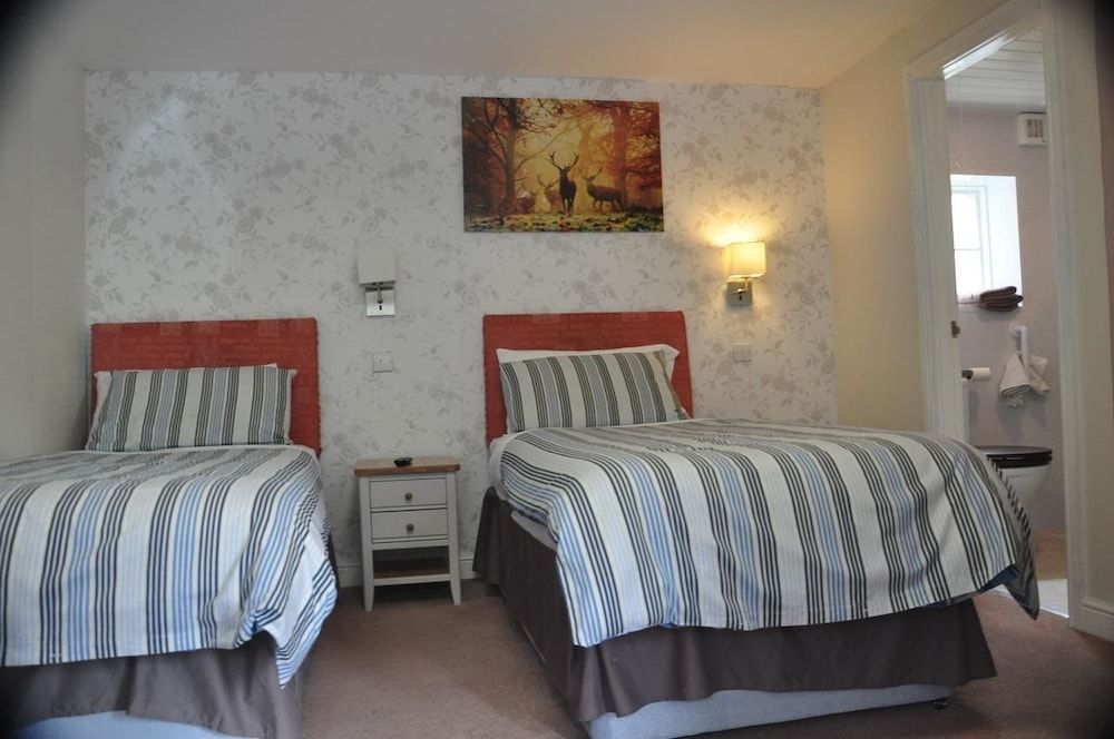 The Dragon Hotel and Restaurant 2