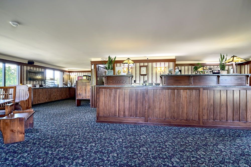 Roosevelt Inn and Suites Saratoga Springs 2