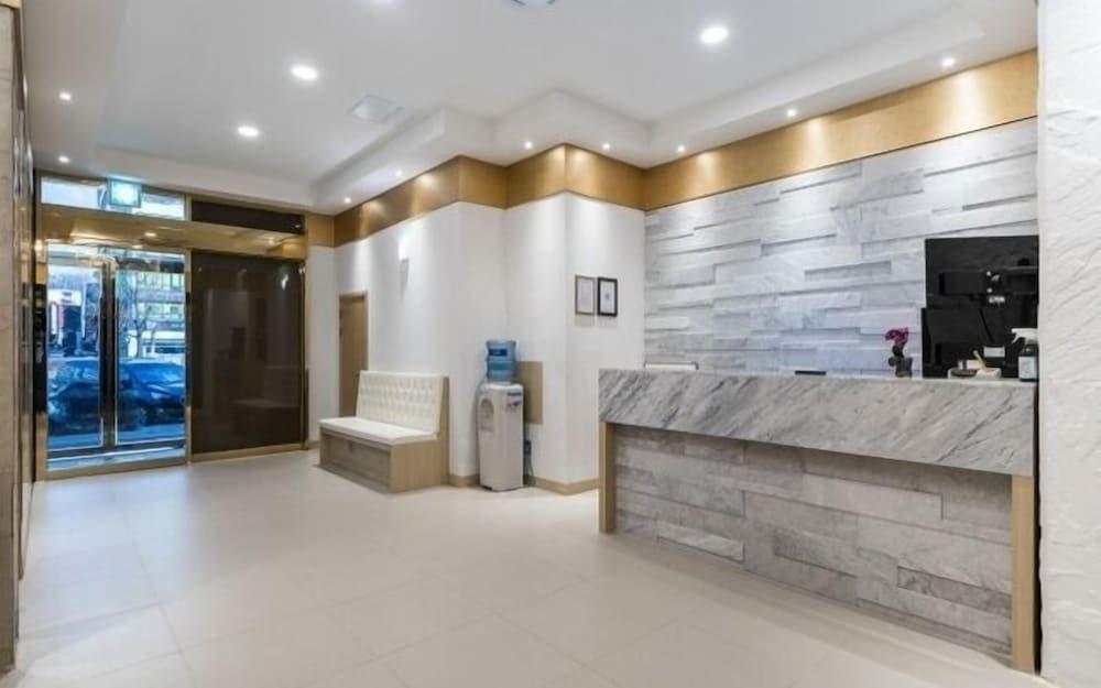 Central Tourist Hotel 2