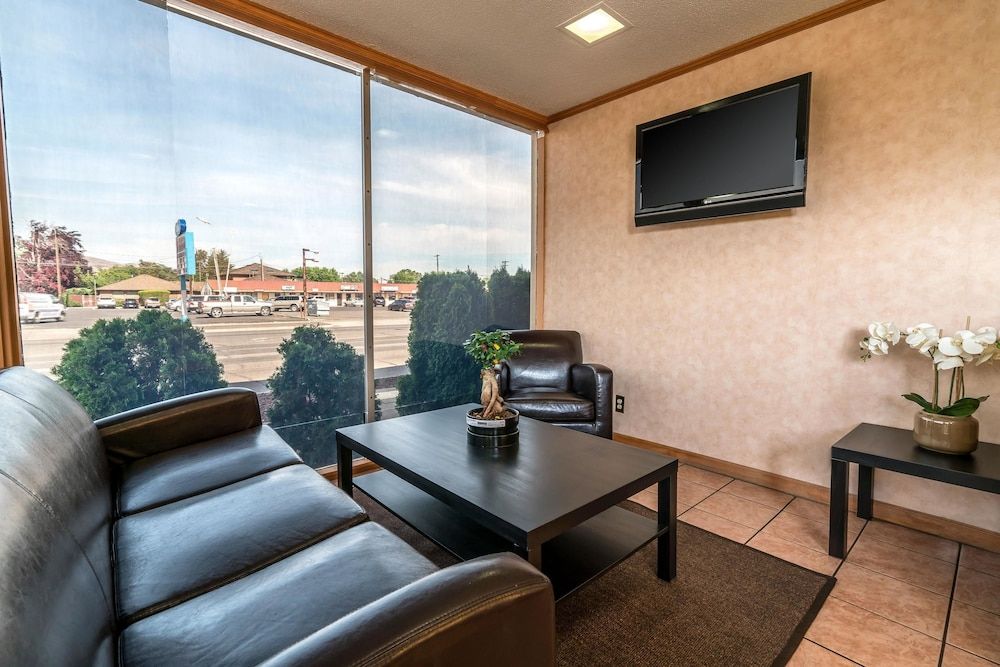 Holiday Lodge Yakima 3