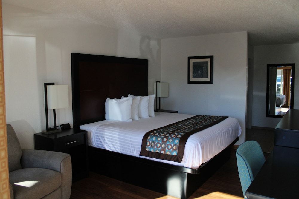 Pine Tree Inn 3
