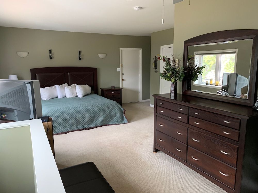 Dauphin Inn Express 2