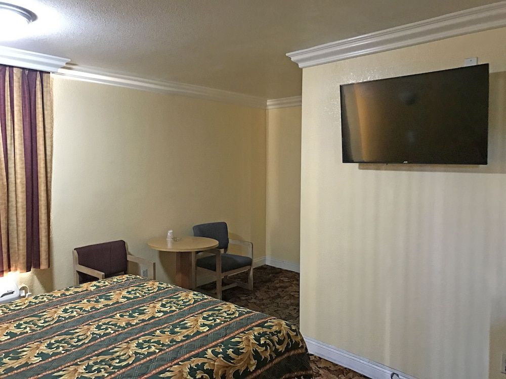 Satellite Motel 2