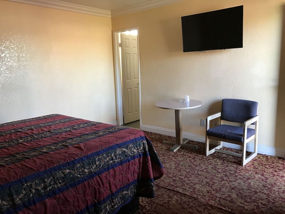 Satellite Motel 3