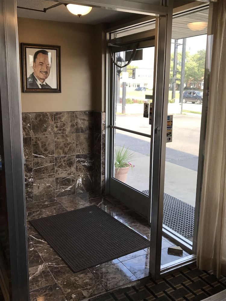 Allen Park Motor Lodge 2