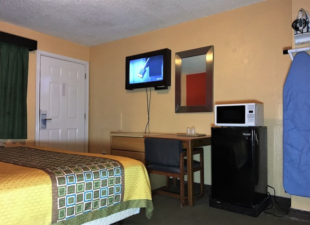 4 Star Motel 2