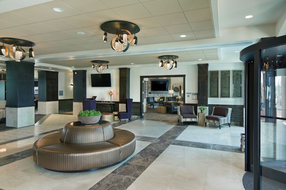 Oxford Suites Sonoma County 2