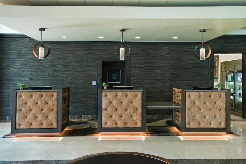 Oxford Suites Sonoma County 3