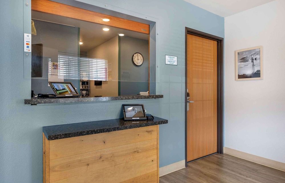 Extended Stay America Select Suites - Wichita - South 3
