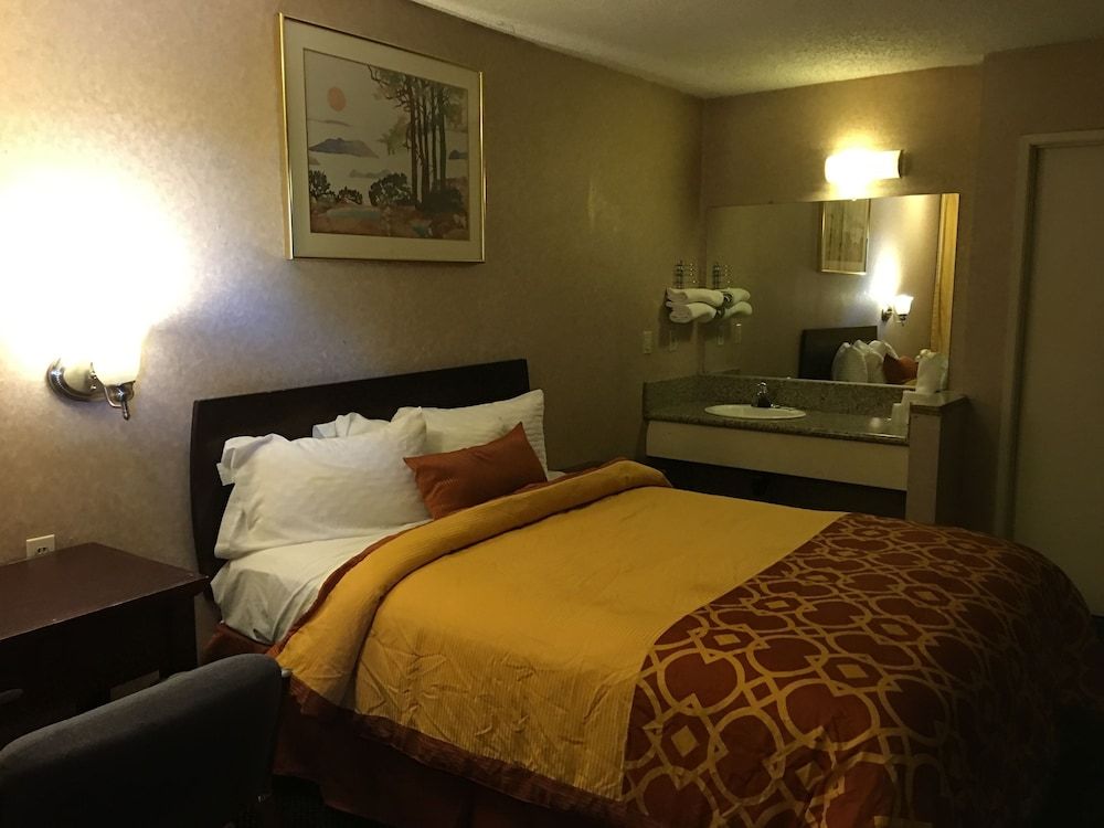 Executive Suites Inn 2
