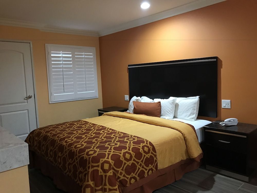 Executive Suites Inn 3