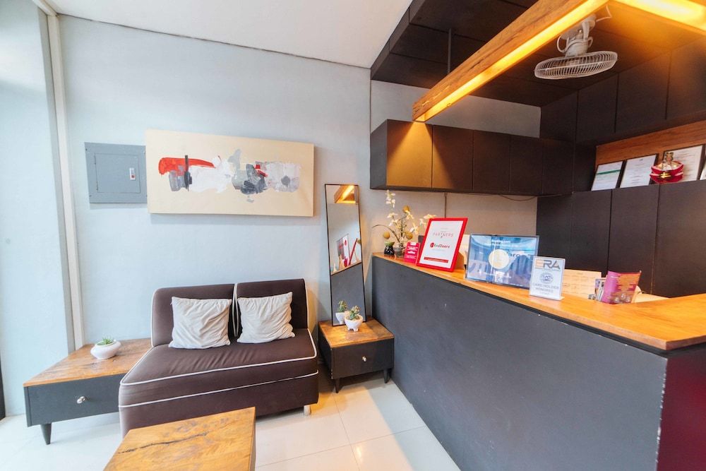 RedDoorz near New Government Center 3