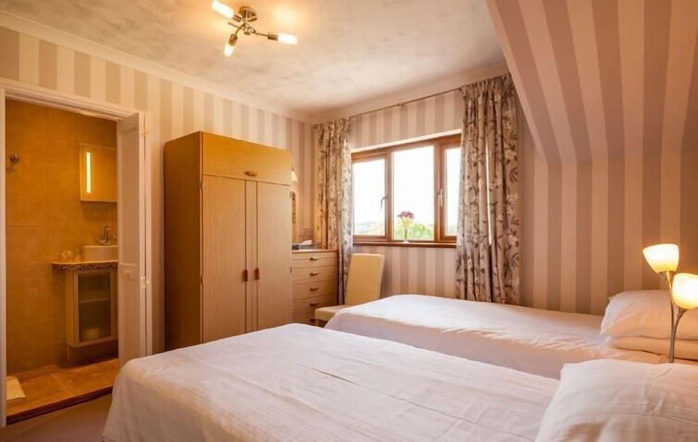 Langdon Farm Guest House 3