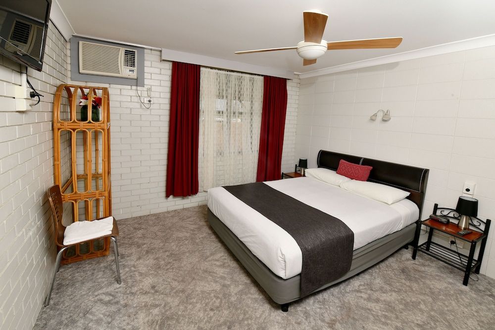 Burke and Wills Motor Inn 3