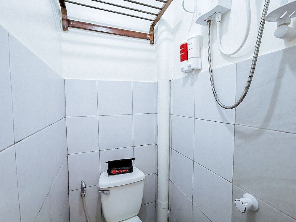 RedDoorz near KCC Mall Gensan 2