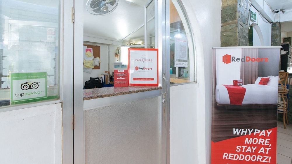 RedDoorz Plus @ Lagoon Beach Resort Zambales 3