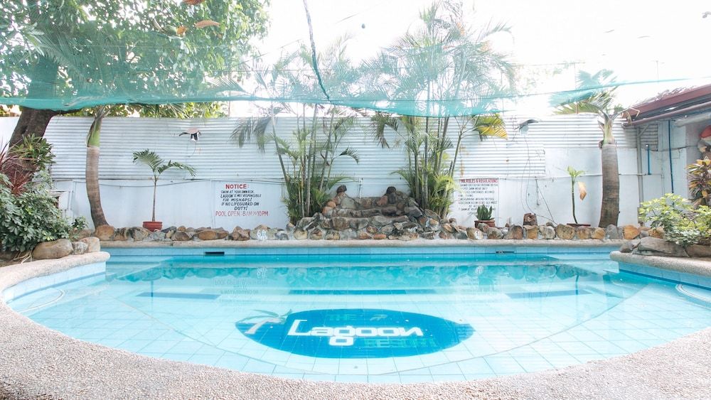 RedDoorz Plus @ Lagoon Beach Resort Zambales
