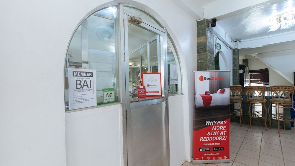 RedDoorz Plus @ Lagoon Beach Resort Zambales 2