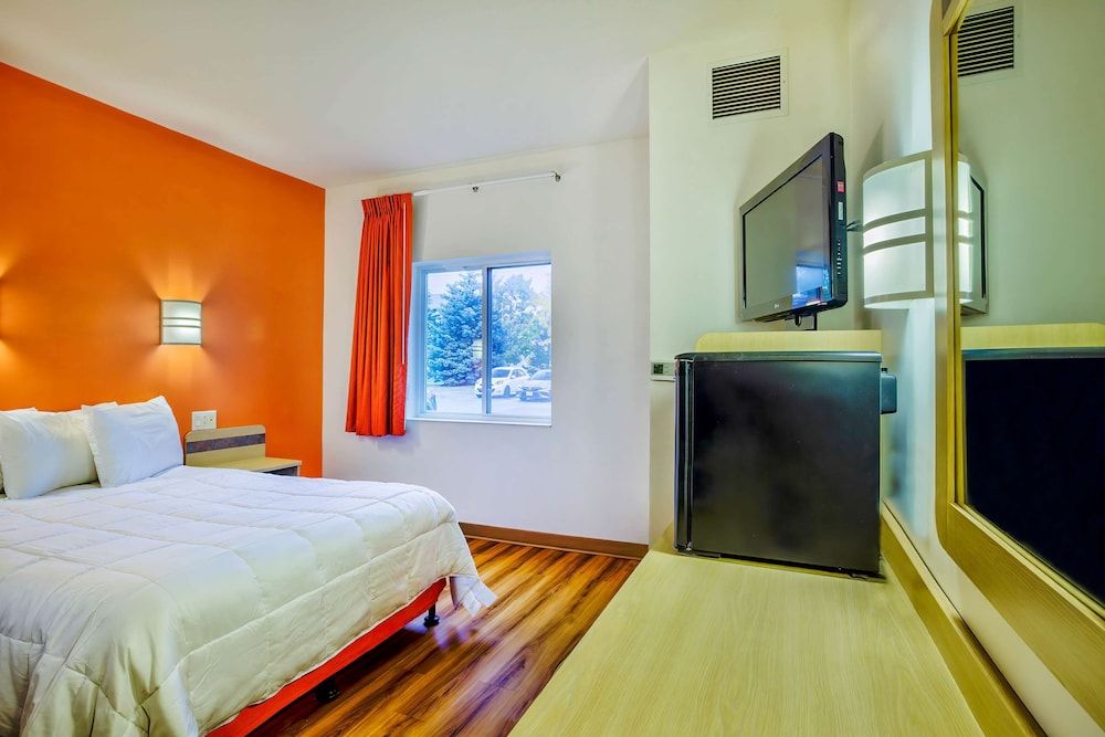 Motel 6 Burlington, ON - Toronto West - Oakville 2 estrelas em Burlington