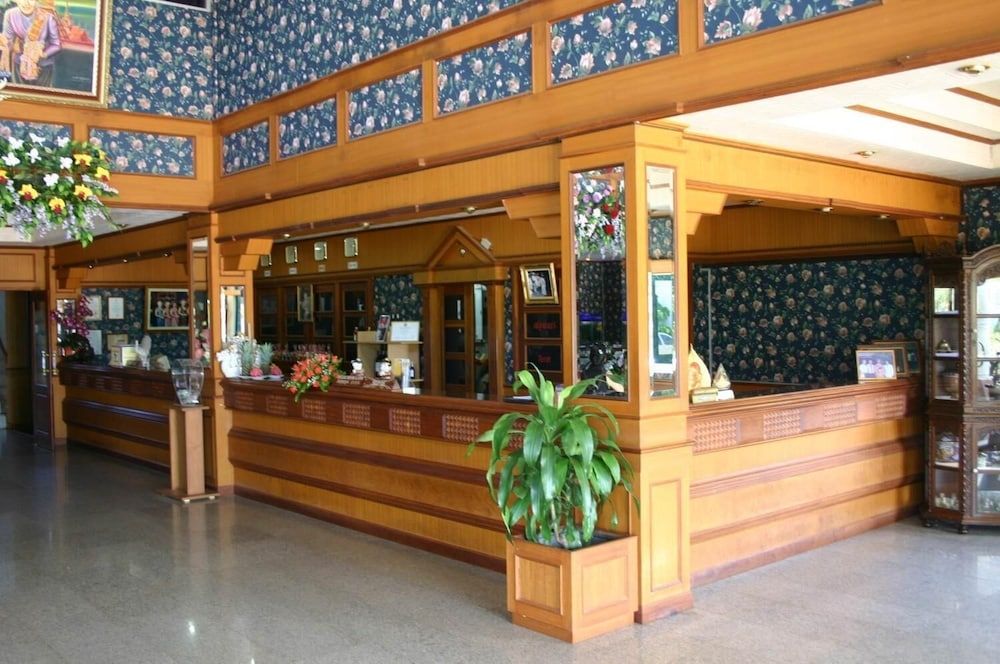 Sakol Grand Palace Hotel