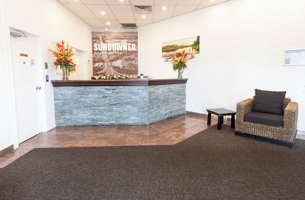 Sundowner Hotel Motel 2