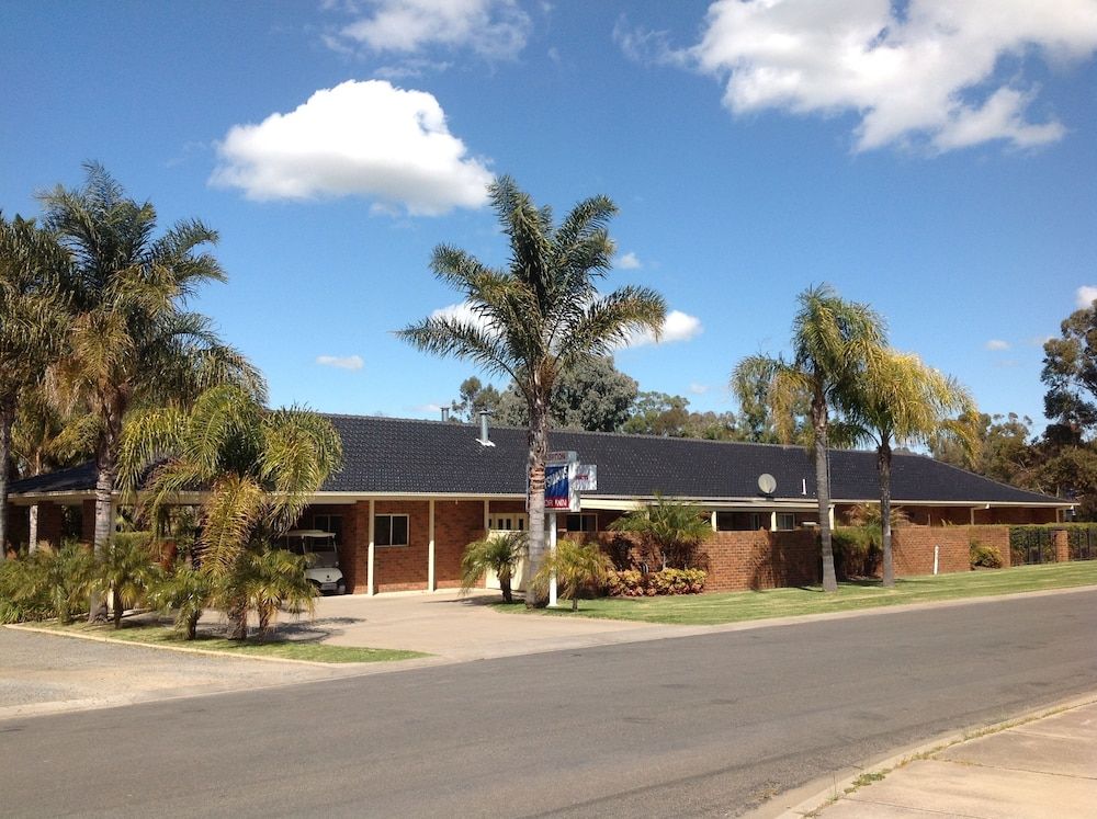 Sportsmans Motor Inn 2