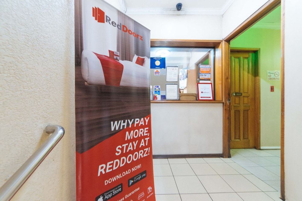 RedDoorz @ Clarkview 21st Street Angeles City 1