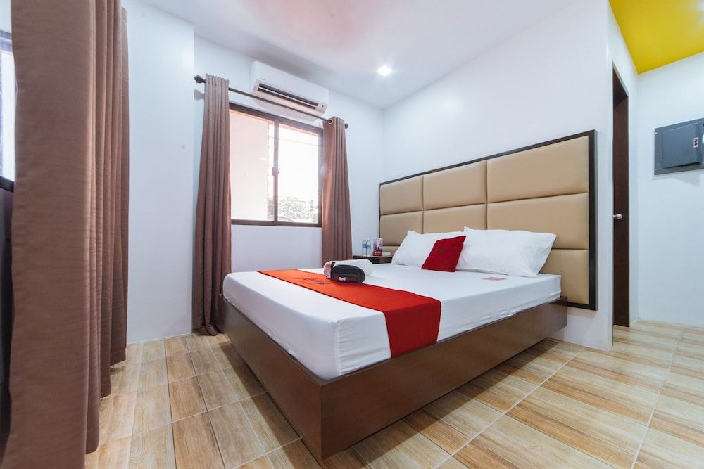 RedDoorz Plus @ JNV Dream Hotel Subic Zambales 2