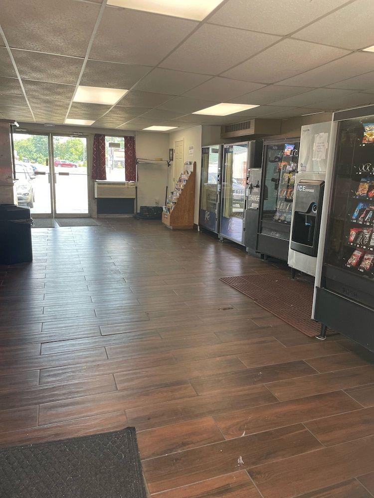 Budgetel Inn & Suites 2