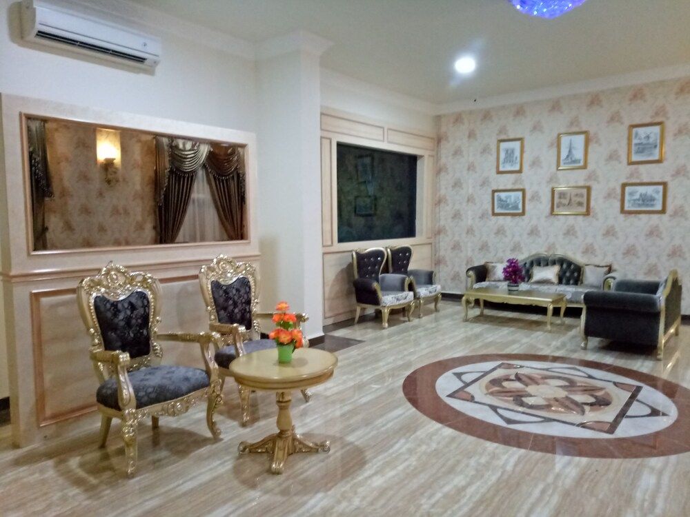 Grand Town Hotel Mandai 2