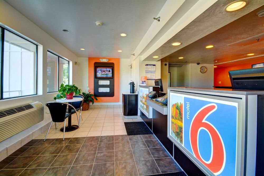 Motel 6 Windsor Locks, CT - Hartford 3