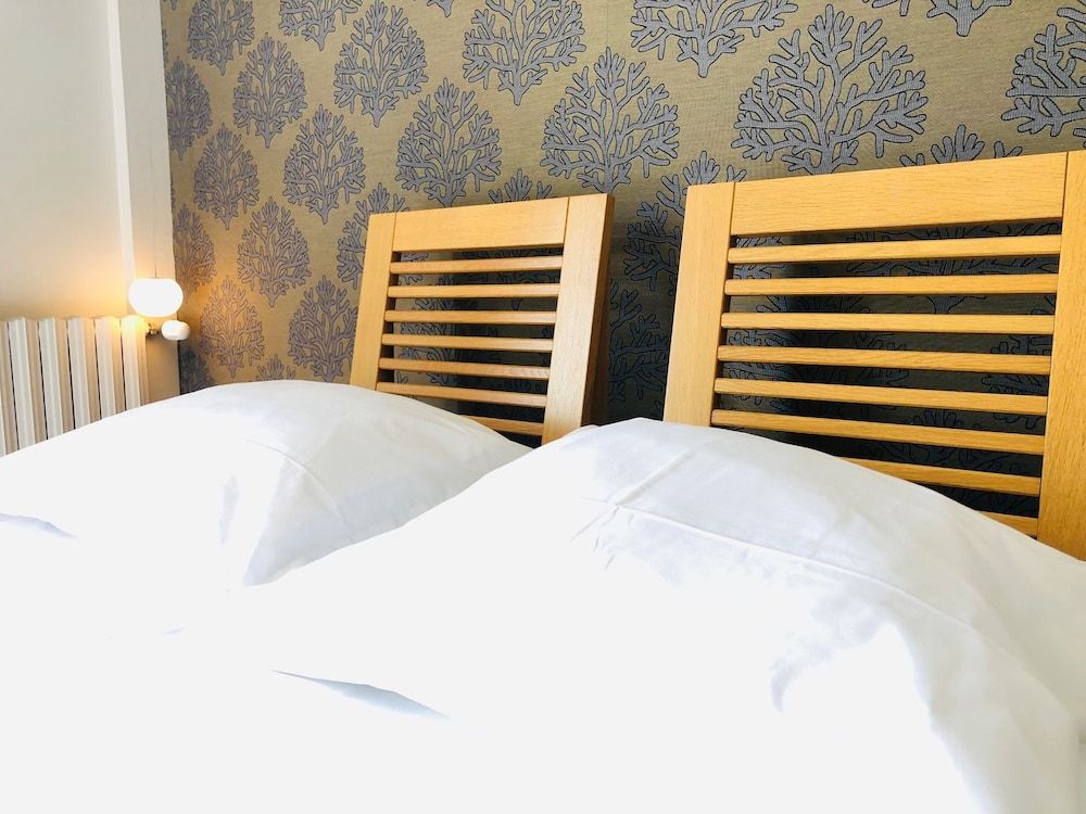 Hotel de la Vallee 2