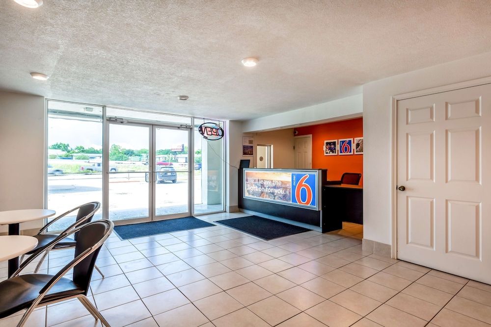 Motel 6 Houston, TX - East 2