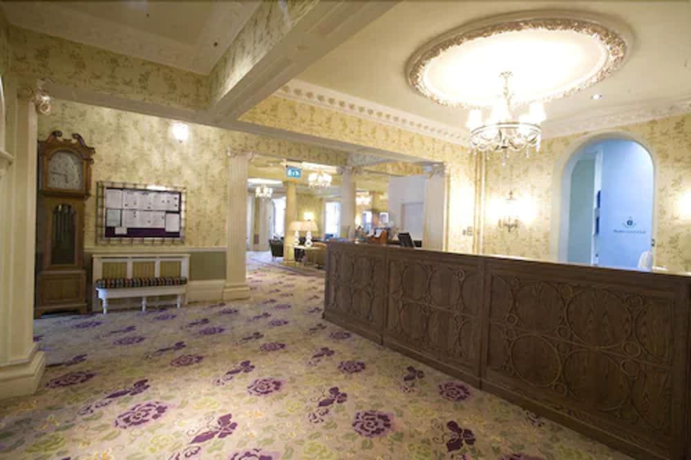 Phyllis Court Members Club 3