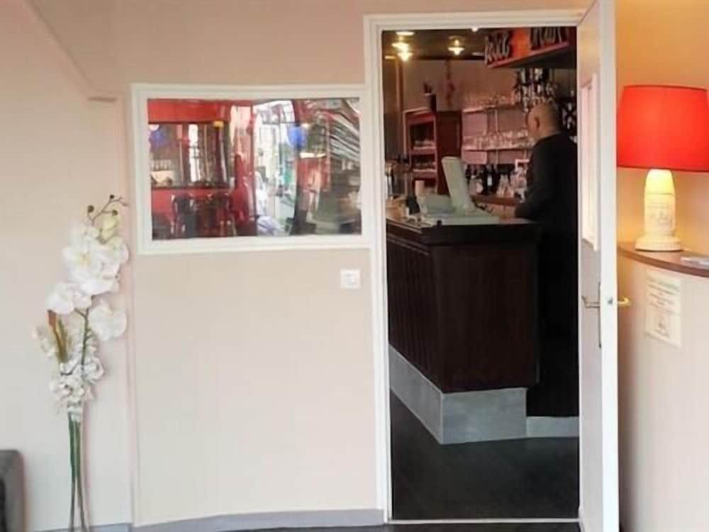 Hôtel Restaurant Le Hussard 2