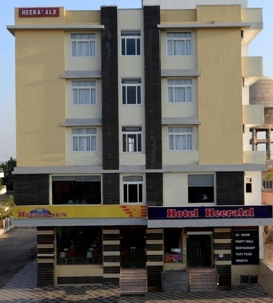 Hotel Heeralal