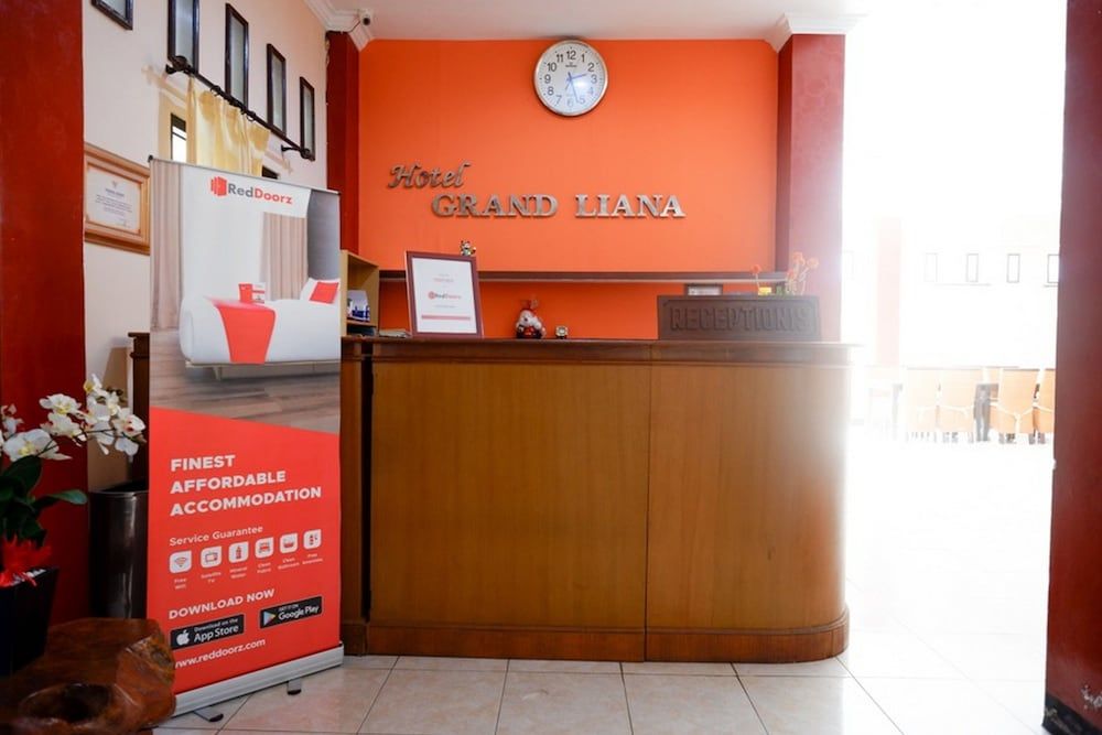 RedDoorz Plus near Stadion Wijaya Kusuma 3