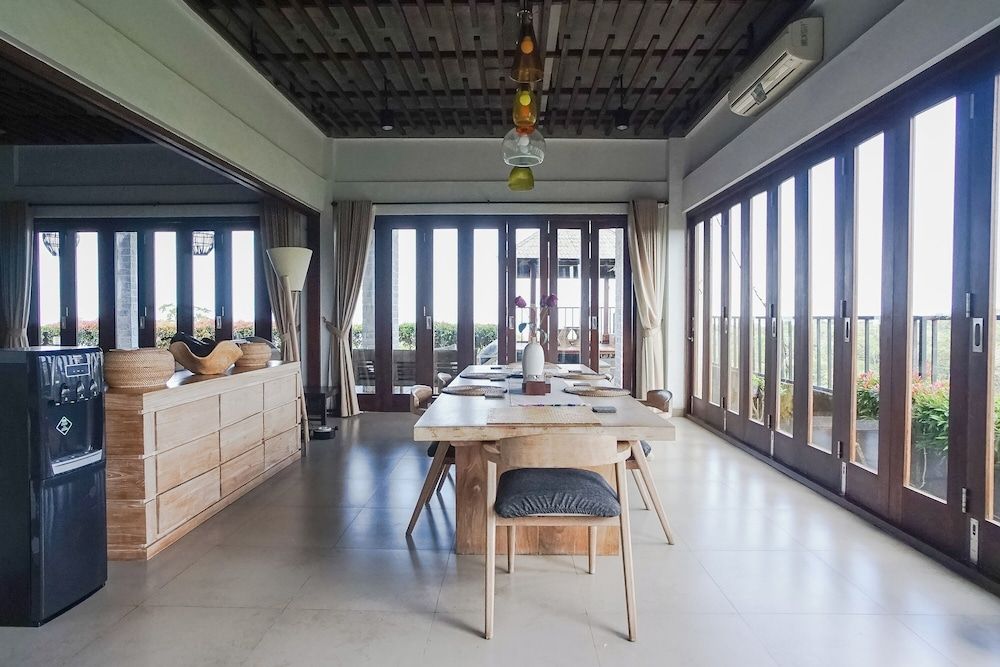 The Ocean Views Luxury Villas & Apartment 3